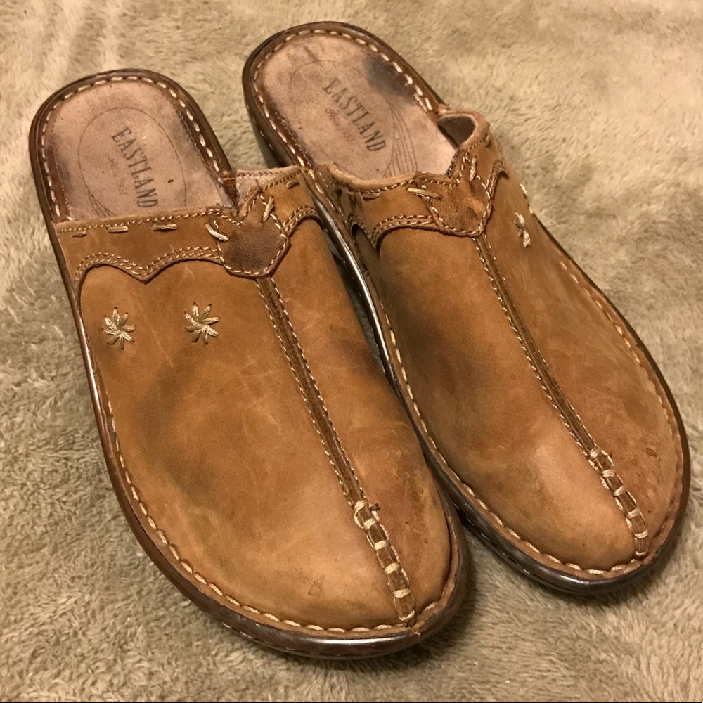 Eastland Women’s Size 8 Clogs